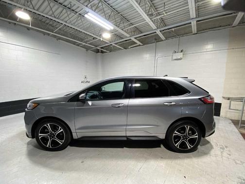 2022 Ford Edge ST