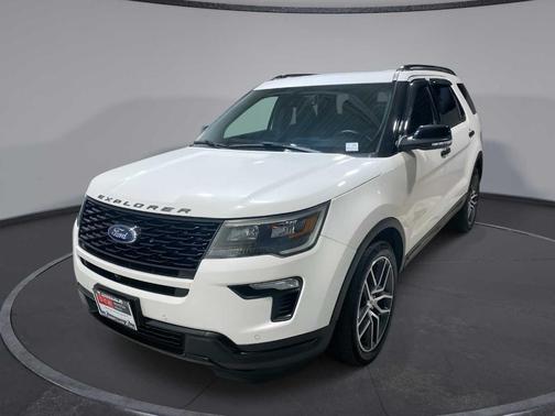 White Platinum Tri-Coat Metallic 2018 Ford Explorer sport