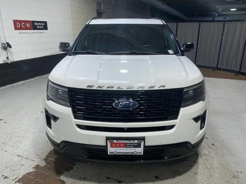 White Platinum Tri-Coat Metallic 2018 Ford Explorer sport