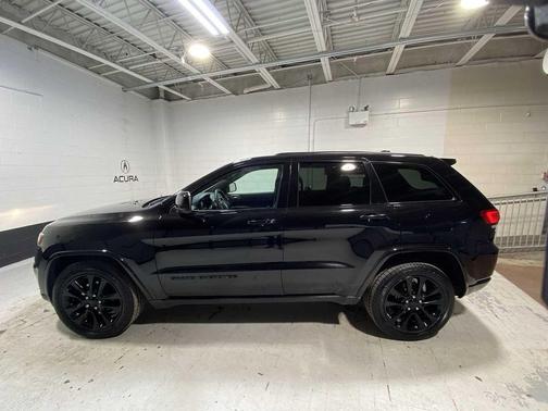 2017 Jeep Grand Cherokee Altitude