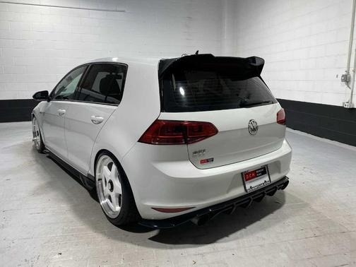 2017 Volkswagen Golf GTI Sport 4-Door