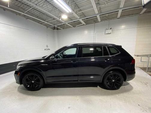 2022 Volkswagen Tiguan 2.0T SE R-Line Black