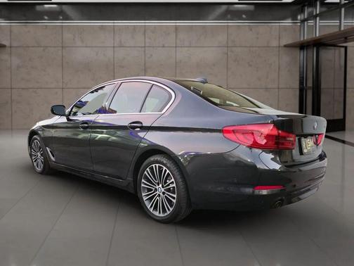 2020 BMW 530 530i