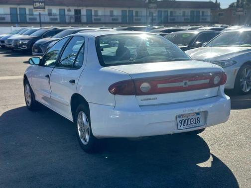 2003 Chevrolet Cavalier Base