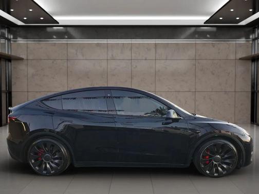 2022 Tesla Model Y Performance Dual Motor All-Wheel Drive