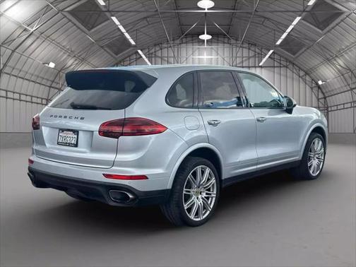 2017 Porsche Cayenne Platinum Edition