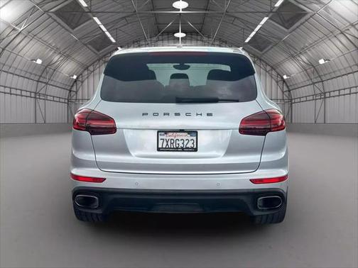 2017 Porsche Cayenne Platinum Edition