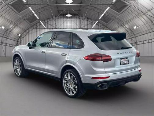 2017 Porsche Cayenne Platinum Edition