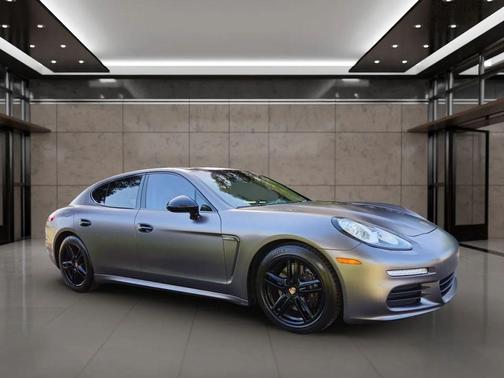 2016 Porsche Panamera 4