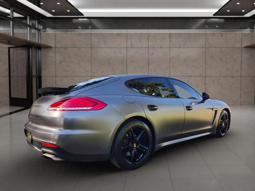 2016 Porsche Panamera 4