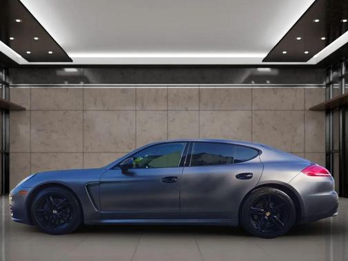 2016 Porsche Panamera 4