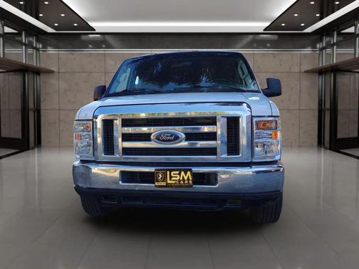 2008 Ford E350 Super Duty XL Wagon