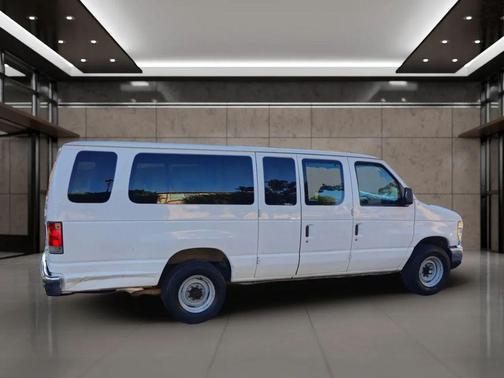 2008 Ford E350 Super Duty XL Wagon