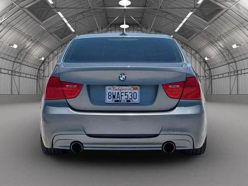 2011 BMW 335 335i