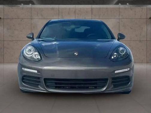 2015 Porsche Panamera 4
