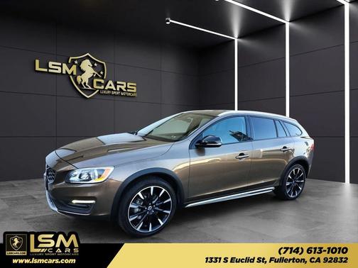 2017 Volvo V60 Cross Country T5