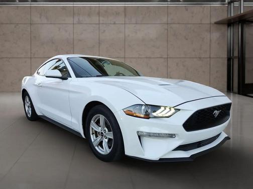 2020 Ford Mustang EcoBoost