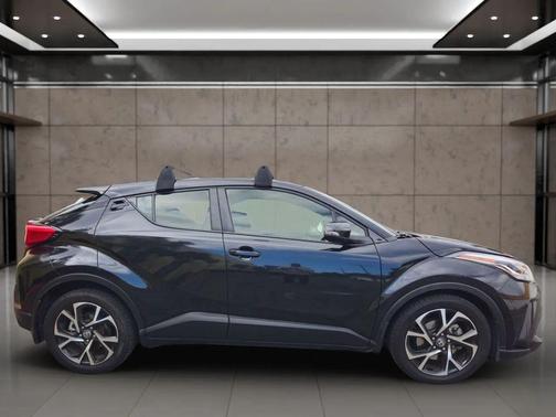 Black 2020 Toyota C-HR XLE