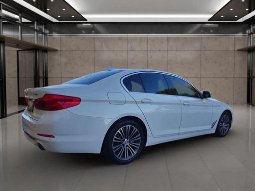 2019 BMW 530 530i