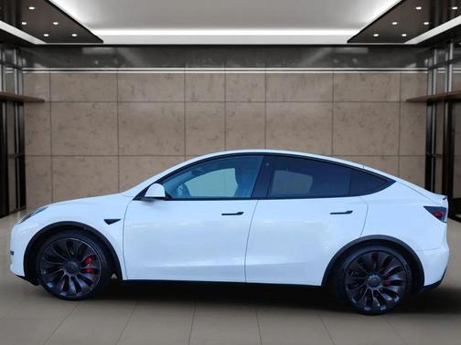 Pearl White Multi-Coat 2022 Tesla Model Y Performance Dual Motor All-Wheel Drive