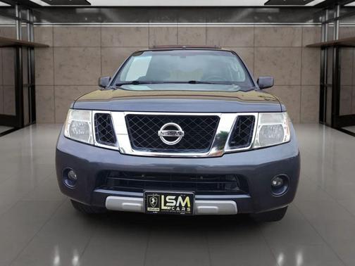2011 Nissan Pathfinder LE