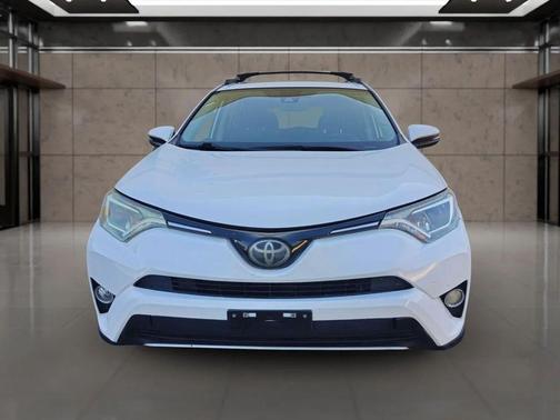 Super White 2018 Toyota RAV4 XLE