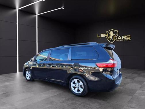 2015 Toyota Sienna LE