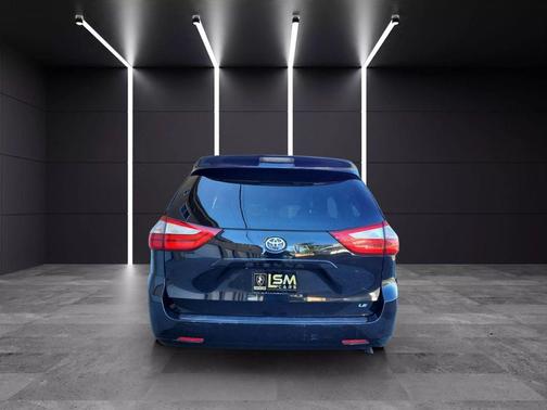 2015 Toyota Sienna LE