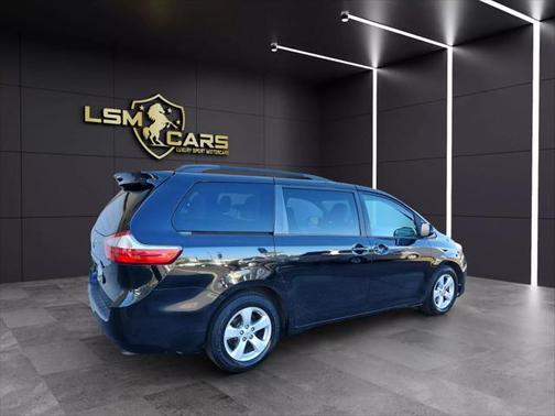 2015 Toyota Sienna LE