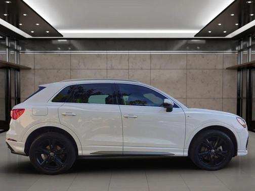 2021 Audi Q3 45 S line Premium
