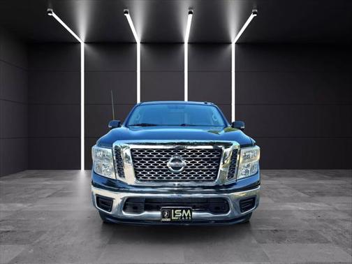 2017 Nissan Titan SV