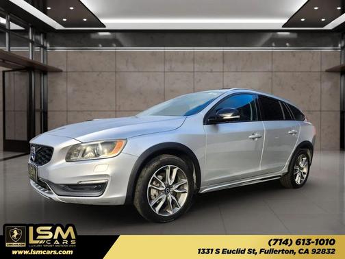 2016 Volvo V60 Cross Country T5 Platinum