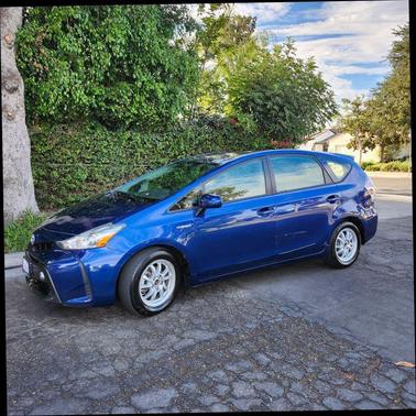 2017 Toyota Prius v Two