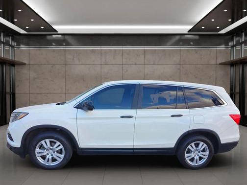 White Diamond Pearl 2018 Honda Pilot LX