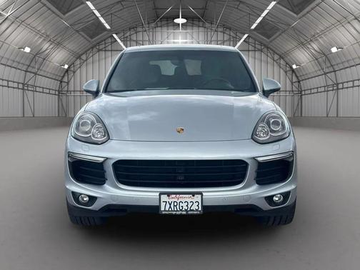 2017 Porsche Cayenne Platinum Edition