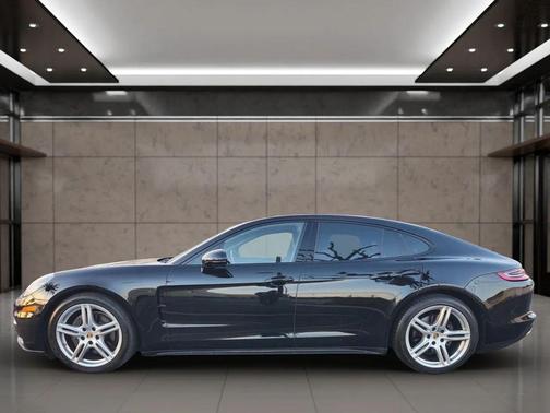 2018 Porsche Panamera 4