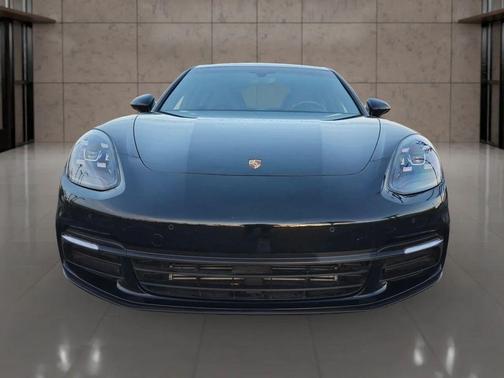 2018 Porsche Panamera 4
