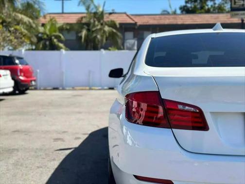 2012 BMW 528 528i