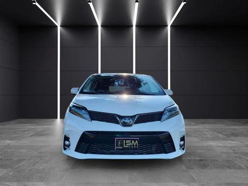 2020 Toyota Sienna SE Premium