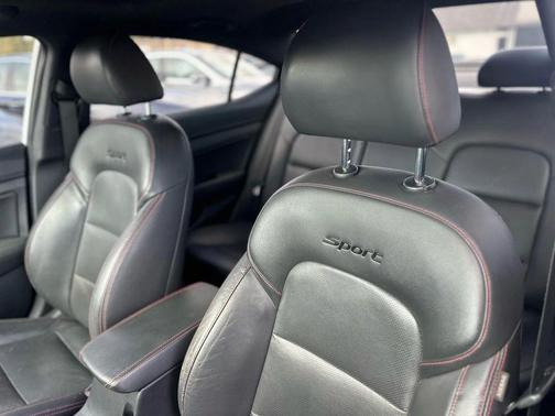 2018 Hyundai ELANTRA Sport