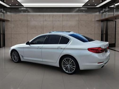 2018 BMW 530 530i