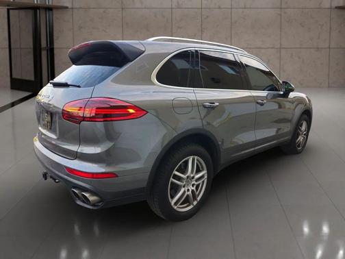 2016 Porsche Cayenne Cayenne