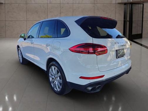 2017 Porsche Cayenne Cayenne S E-Hybrid