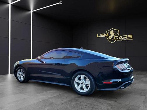 2022 Ford Mustang EcoBoost