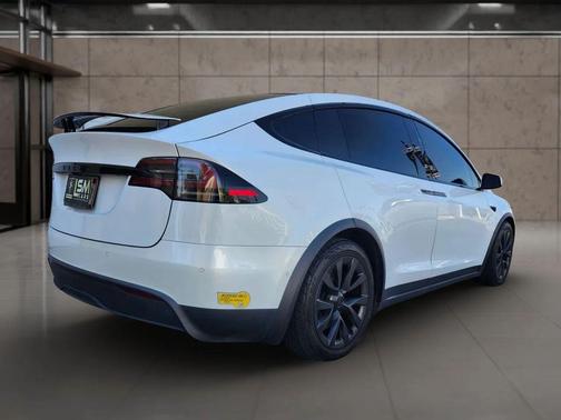 Pearl White Multi-Coat 2022 Tesla Model X