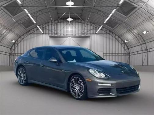 2015 Porsche Panamera 4