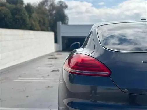 2015 Porsche Panamera 4
