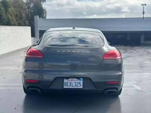 2015 Porsche Panamera 4