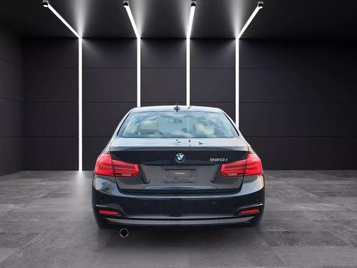 2017 BMW 320 i