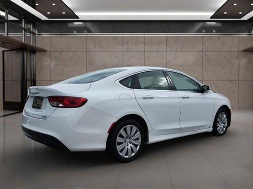 2015 Chrysler 200 LX